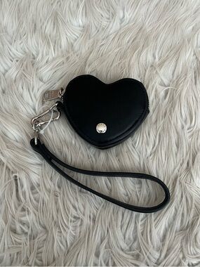 {Steve Madden} Heart Pouch Wristlet in Black